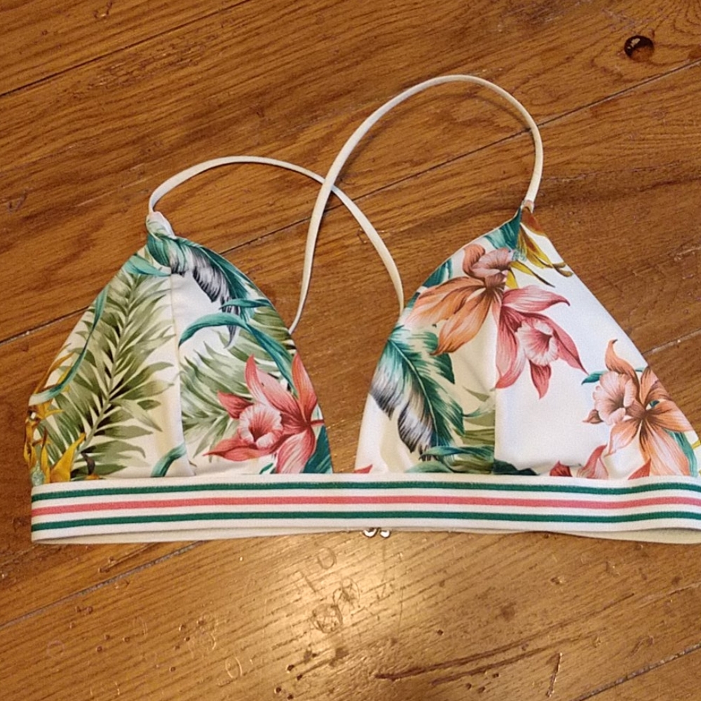 🌞H & M swim top, size 10
